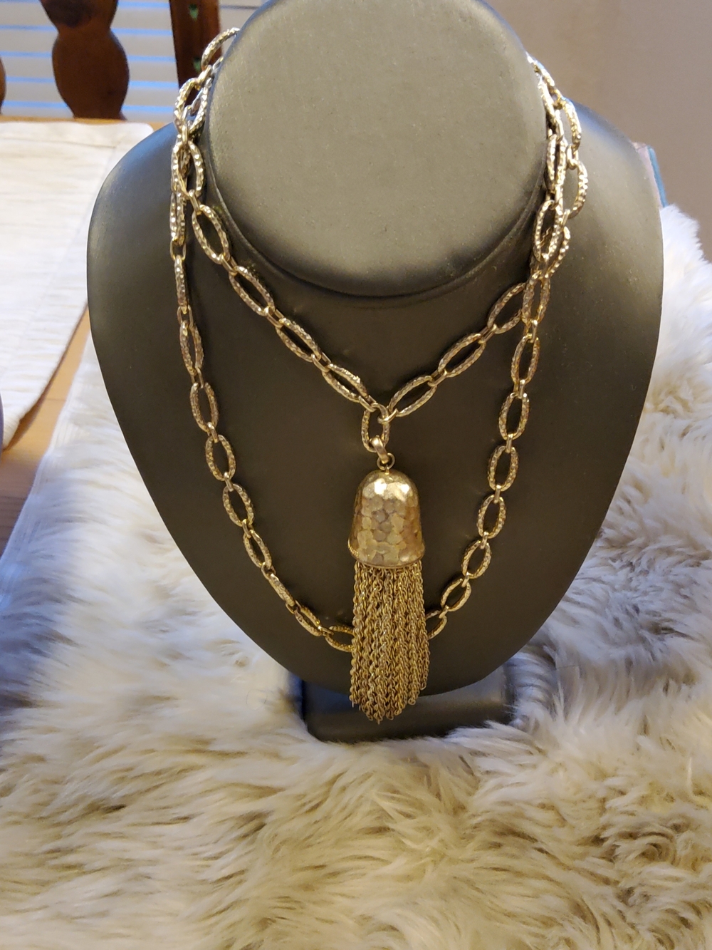 Kendra Scott Gold Textured Link Necklace with Tassel Pendant EUC